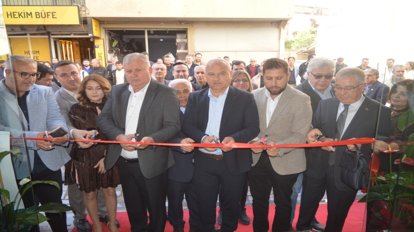 Çine Kadın Modasına Yeni Soluk: AS-EL Butik Görkemli Bir Törenle Açıldı